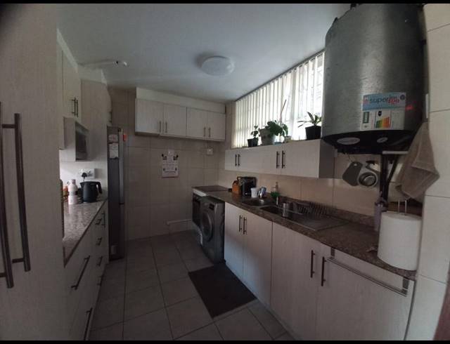 2 BEDROOM APARTMENT FOR SALE IN MALVERN